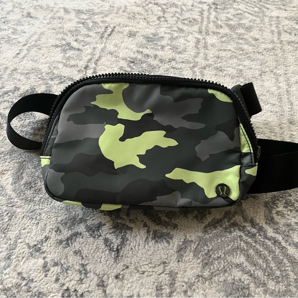 Lululemon Belt Bag (Camo)
